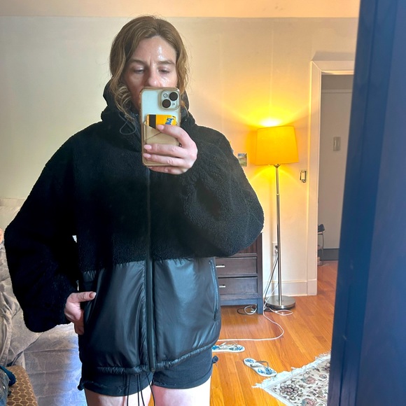 FRAME mix media high pile fleece jacket with vest insert in noir, sz. S - Picture 2 of 10